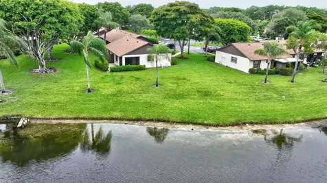 73 Via De Casas Norte Boynton Beach FL 33426
