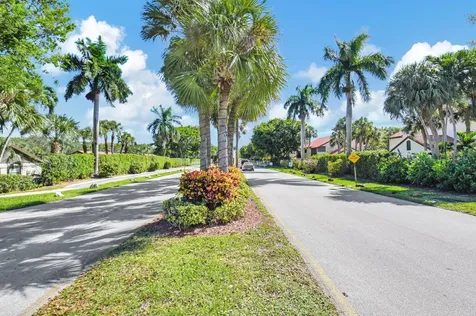 73 Via De Casas Norte Boynton Beach FL 33426