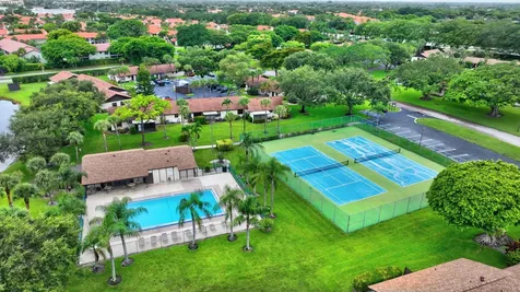 73 Via De Casas Norte Boynton Beach FL 33426
