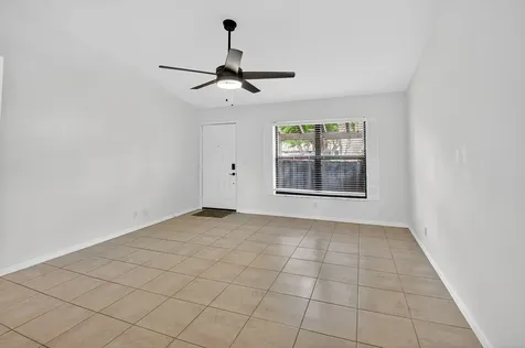 73 Via De Casas Norte Boynton Beach FL 33426