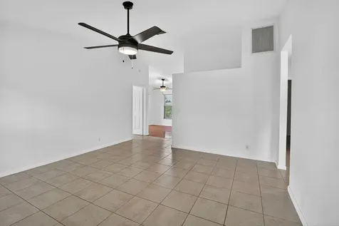 73 Via De Casas Norte Boynton Beach FL 33426