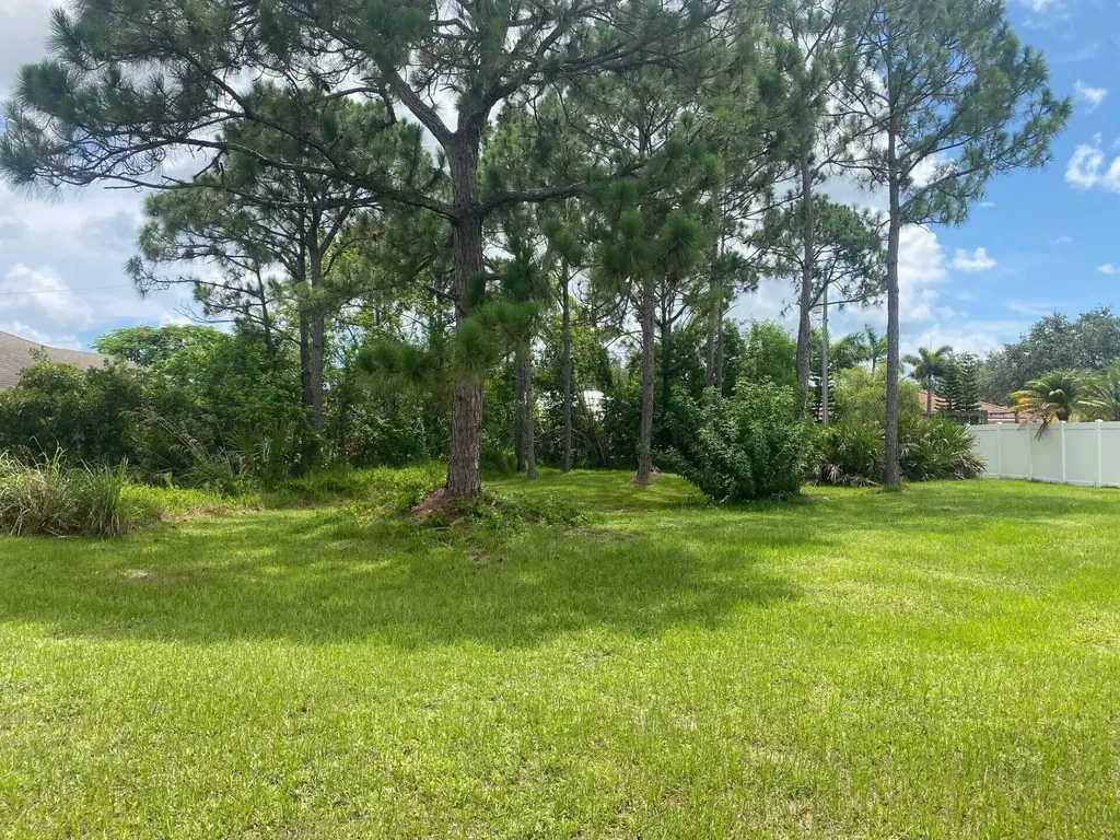 5522 NW Cordrey Street Port Saint Lucie FL 34986