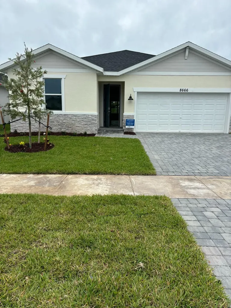 8666 Dahlia Circle Port Saint Lucie FL 34986