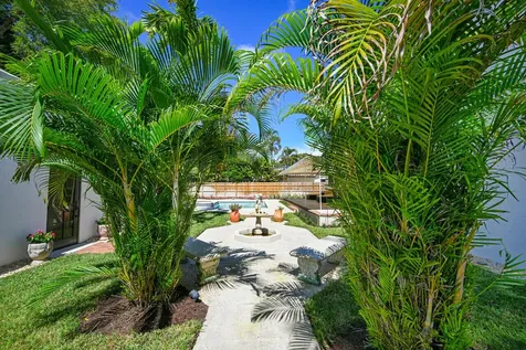 801 Hibiscus Street Boca Raton FL 33486