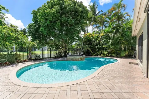 17585 Middlebrook Way Boca Raton FL 33496