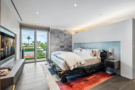 2 N Breakers Row Palm Beach FL 33480