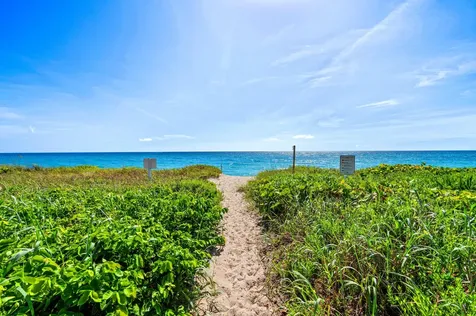 2 N Breakers Row Palm Beach FL 33480