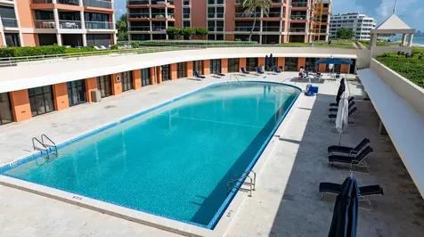 2 N Breakers Row Palm Beach FL 33480