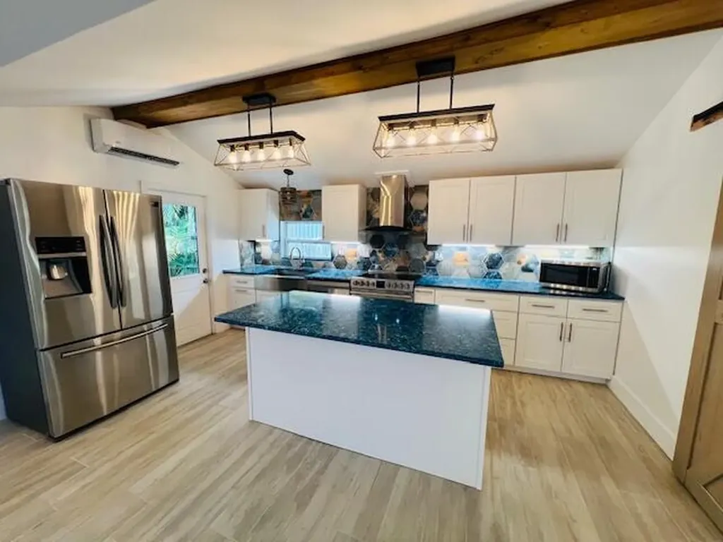 181 Ne 15th Terrace Boca Raton FL 33432