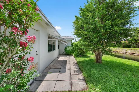 2080 Sw 14th Avenue Boynton Beach FL 33426