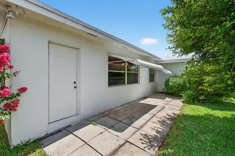 2080 Sw 14th Avenue Boynton Beach FL 33426
