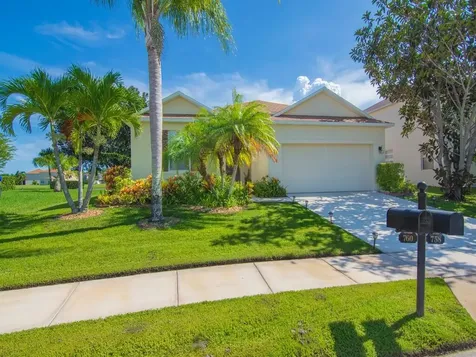 758 Carriage Lake Way Vero Beach FL 32968
