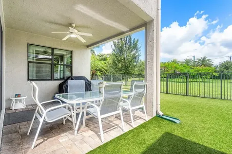 7611 Moonrise Drive Lake Worth FL 33467