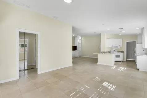 10628 Sw Hartwick Drive Port Saint Lucie FL 34987