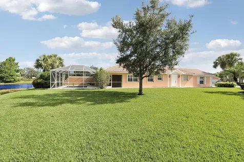 10628 Sw Hartwick Drive Port Saint Lucie FL 34987