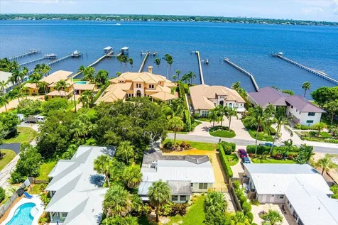 804 Se Riverside Drive Stuart FL 34994