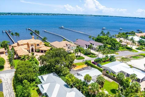 804 Se Riverside Drive Stuart FL 34994