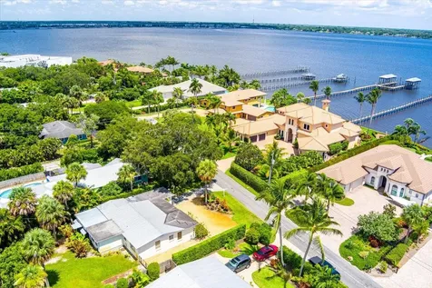 804 Se Riverside Drive Stuart FL 34994