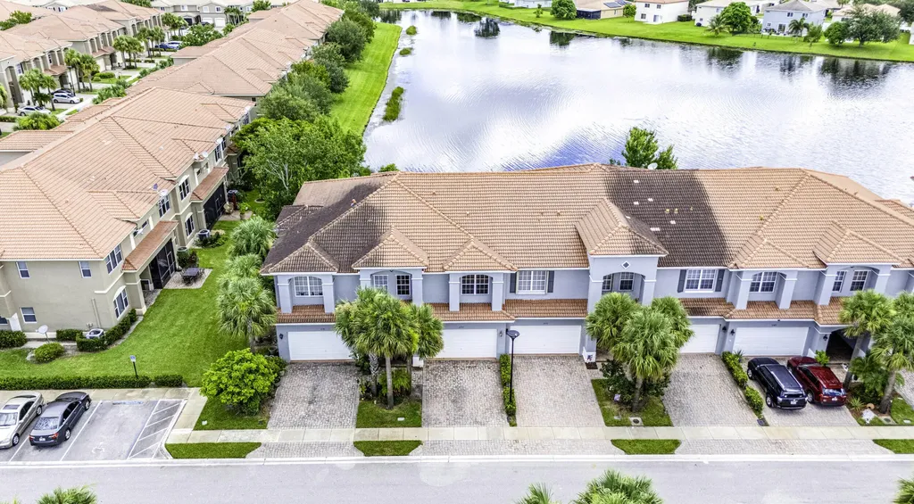 2177 Sw Cape Cod Drive Port Saint Lucie FL 34953