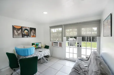 1395 Sw 46 Th Avenue Fort Lauderdale FL 33317