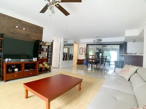 5015 Wiles Road Coconut Creek FL 33073