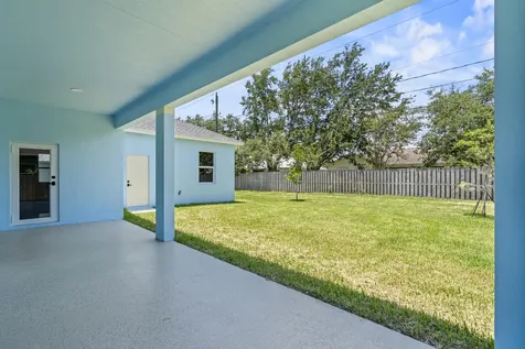 3257 Se West Snow Road Port Saint Lucie FL 34984