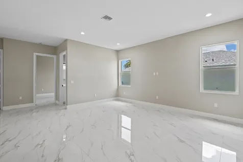 3257 Se West Snow Road Port Saint Lucie FL 34984