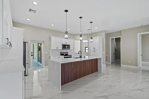 3257 Se West Snow Road Port Saint Lucie FL 34984
