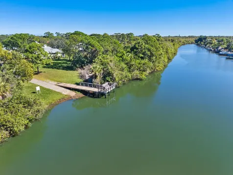 624 Ne Bent Paddle Lane Port Saint Lucie FL 34983