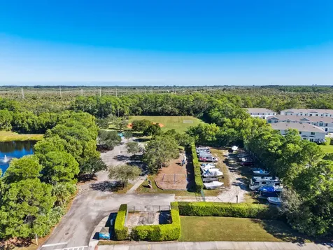 624 Ne Bent Paddle Lane Port Saint Lucie FL 34983