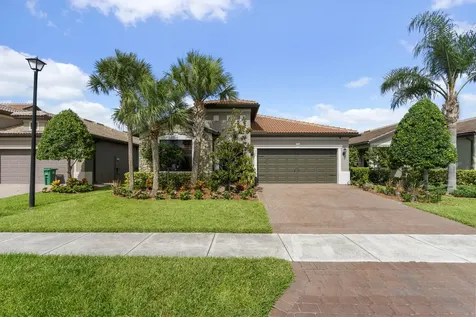 560 Se Monet Drive Port Saint Lucie FL 34984
