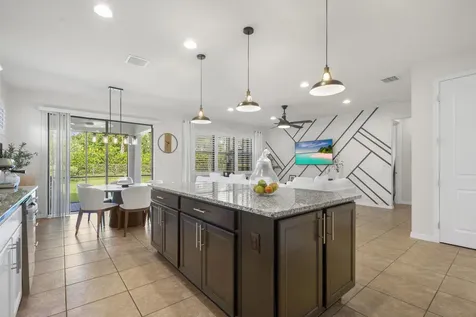 560 Se Monet Drive Port Saint Lucie FL 34984