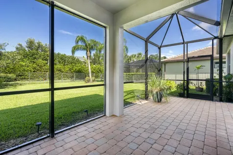 560 Se Monet Drive Port Saint Lucie FL 34984