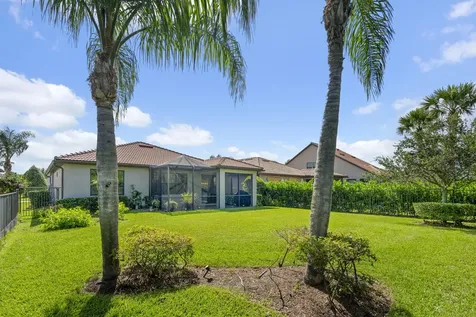 560 Se Monet Drive Port Saint Lucie FL 34984