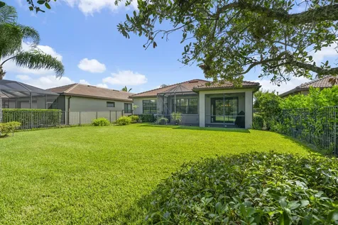 560 Se Monet Drive Port Saint Lucie FL 34984