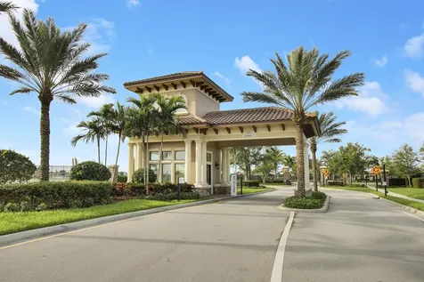 560 Se Monet Drive Port Saint Lucie FL 34984
