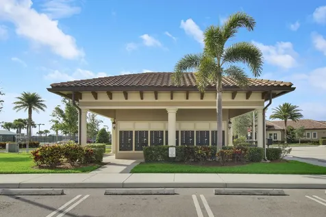 560 Se Monet Drive Port Saint Lucie FL 34984