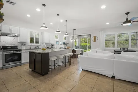 560 Se Monet Drive Port Saint Lucie FL 34984
