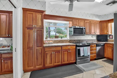 1095 Hibiscus Lane Delray Beach FL 33444