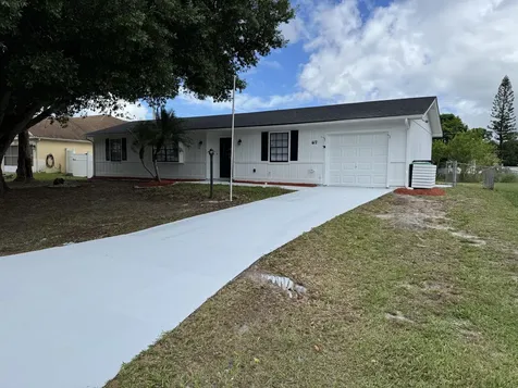 412 Ne Midvale Street Port Saint Lucie FL 34983