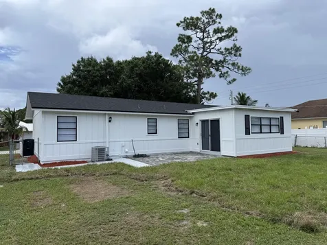 412 Ne Midvale Street Port Saint Lucie FL 34983