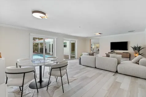 211 Nw 17th Street Delray Beach FL 33444