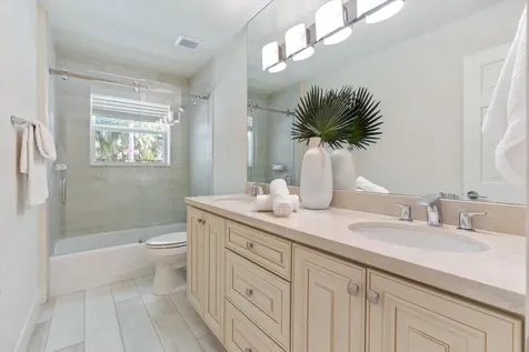211 Nw 17th Street Delray Beach FL 33444