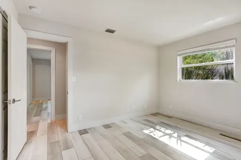 211 Nw 17th Street Delray Beach FL 33444