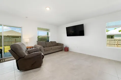 1312 Sw Calmar Avenue Port Saint Lucie FL 34953