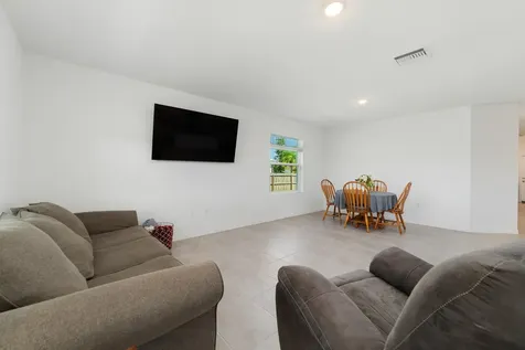 1312 Sw Calmar Avenue Port Saint Lucie FL 34953