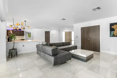 960 Sw 18th Street Boca Raton FL 33486