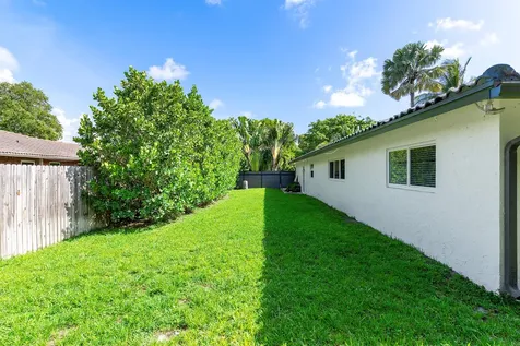 960 Sw 18th Street Boca Raton FL 33486