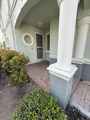 2136 Oakmont Drive Riviera Beach FL 33404