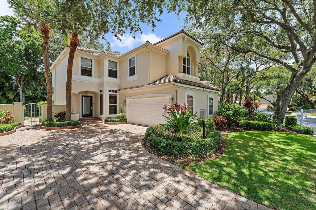 32 Grand Bay Circle Juno Beach FL 33408